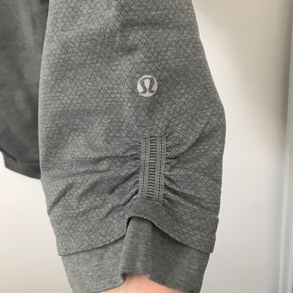 Lululemon Gray Cropped 17” Inseam Leggings - Picture 5 of 6